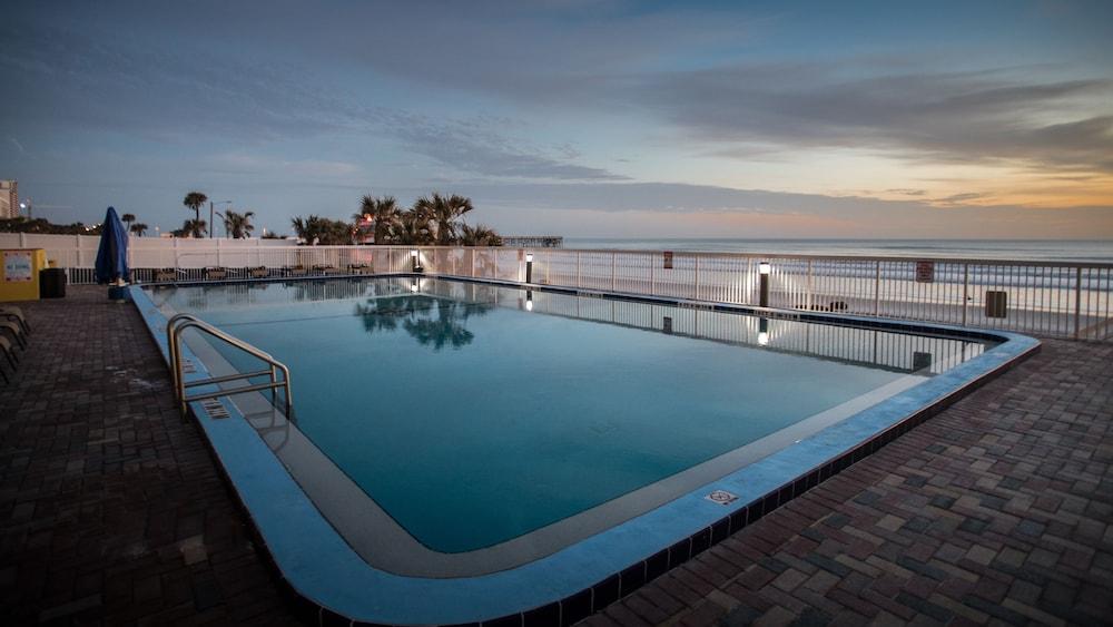 Comfort Inn & Suites Daytona Beach Oceanfront Exteriér fotografie
